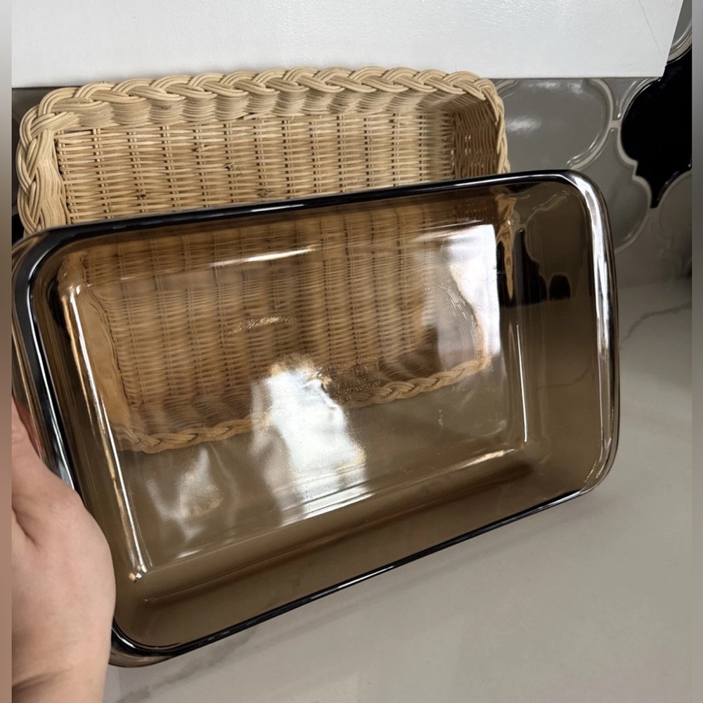 Vintage Pyrex Corning #232 Amber Brown Glass Baking Dish with Wicker Holder 1970